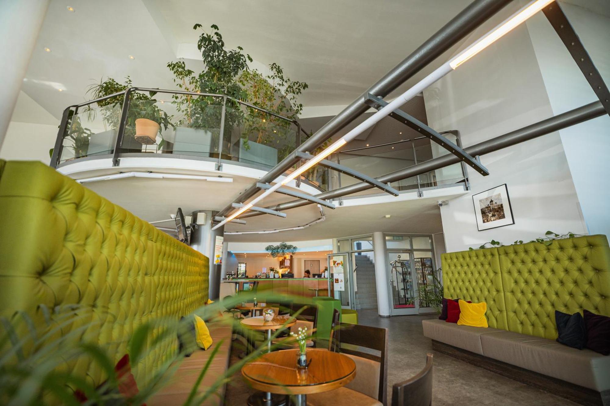 Lifehotel Vienna Airport Fischamend Bagian luar foto