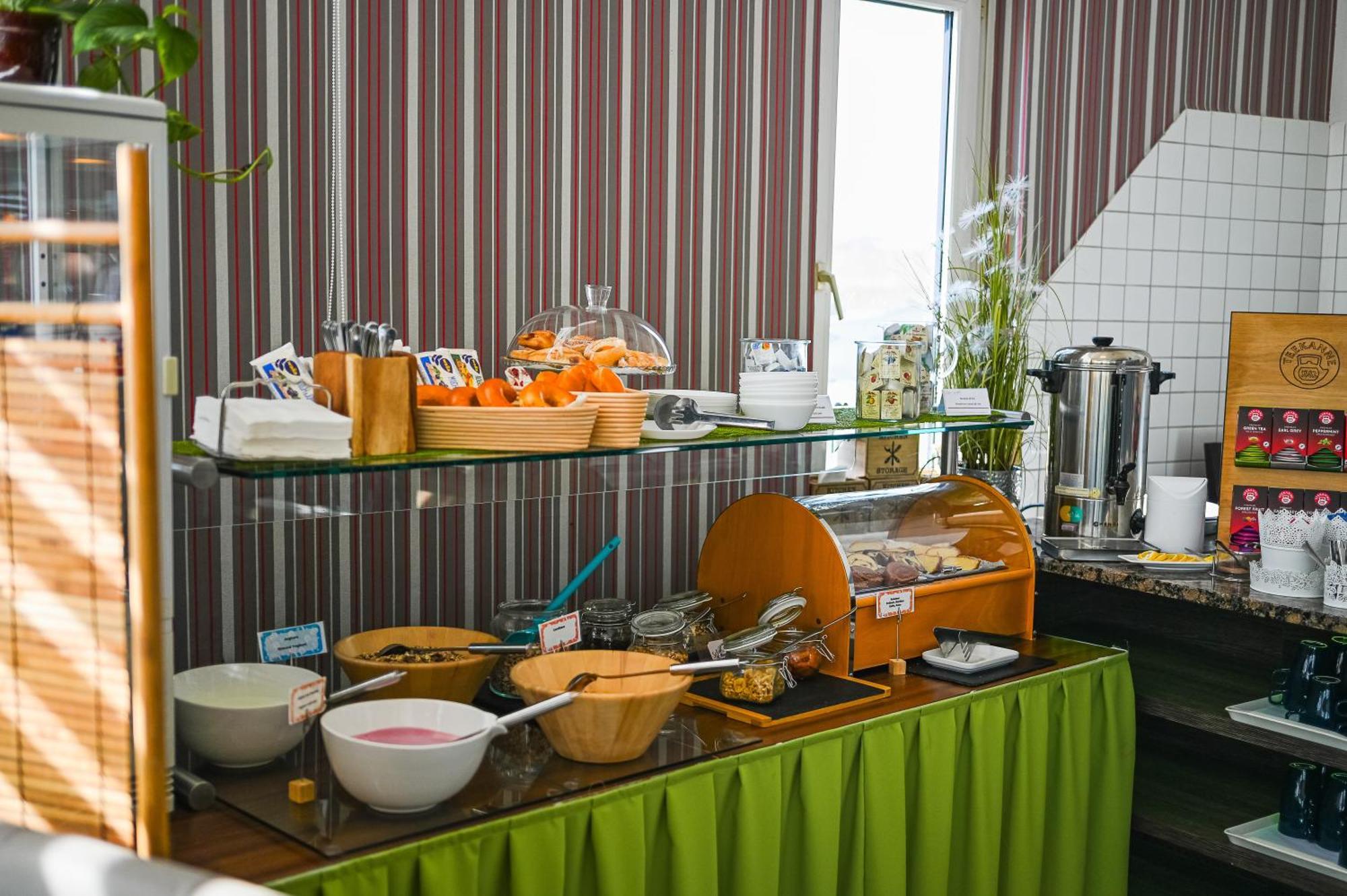 Lifehotel Vienna Airport Fischamend Bagian luar foto
