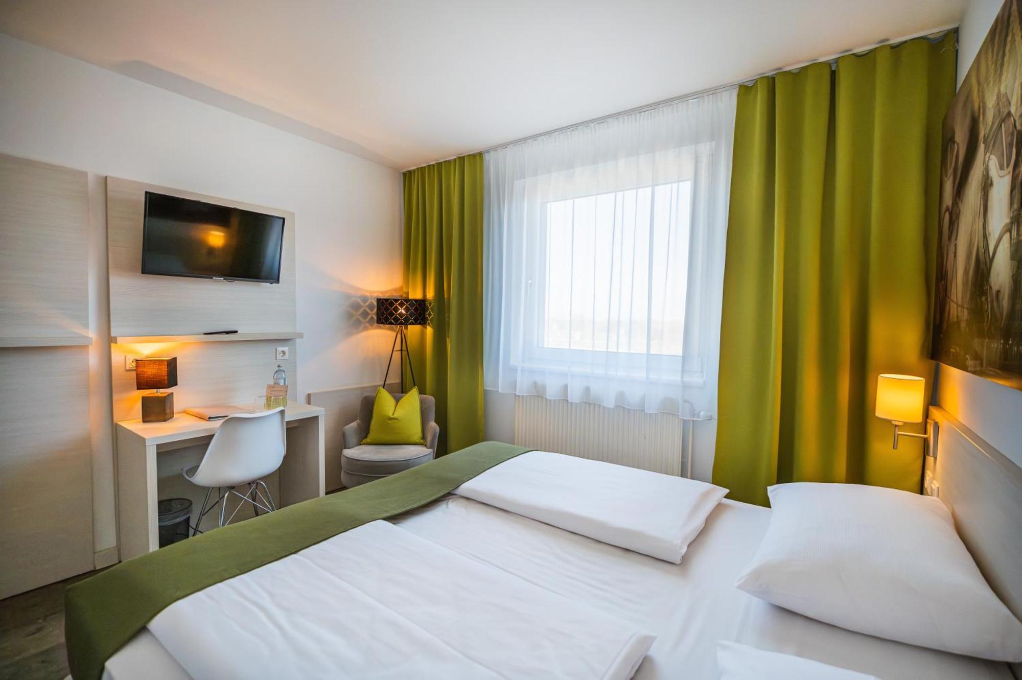 Lifehotel Vienna Airport Fischamend Bagian luar foto