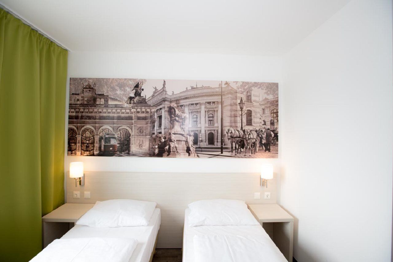 Lifehotel Vienna Airport Fischamend Bagian luar foto